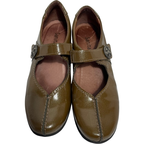 Sanita Patent Leather Olive Green Mary Jane Flats/Beautiful Embossed Detail - Picture 1 of 8